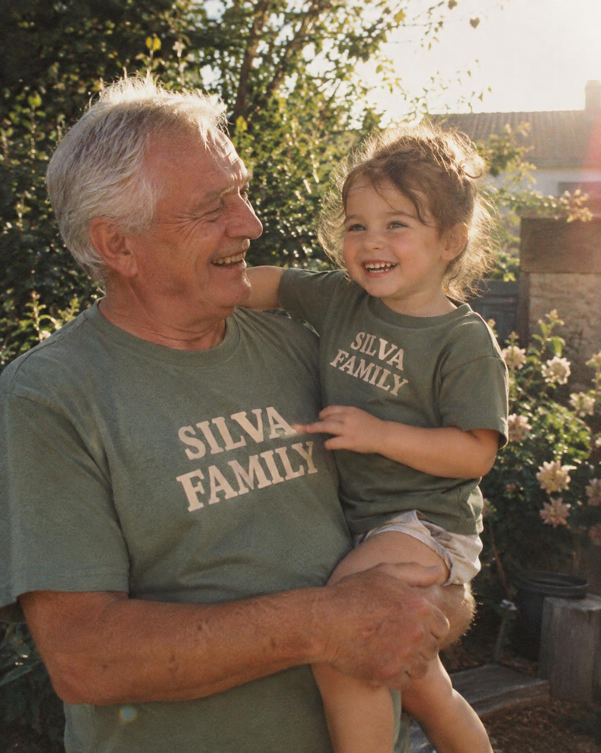 Silva family crew photo for a family reunion